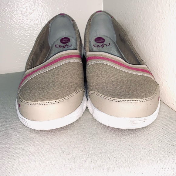 Ryka Women's 9 Slip On - Picture 2 of 10